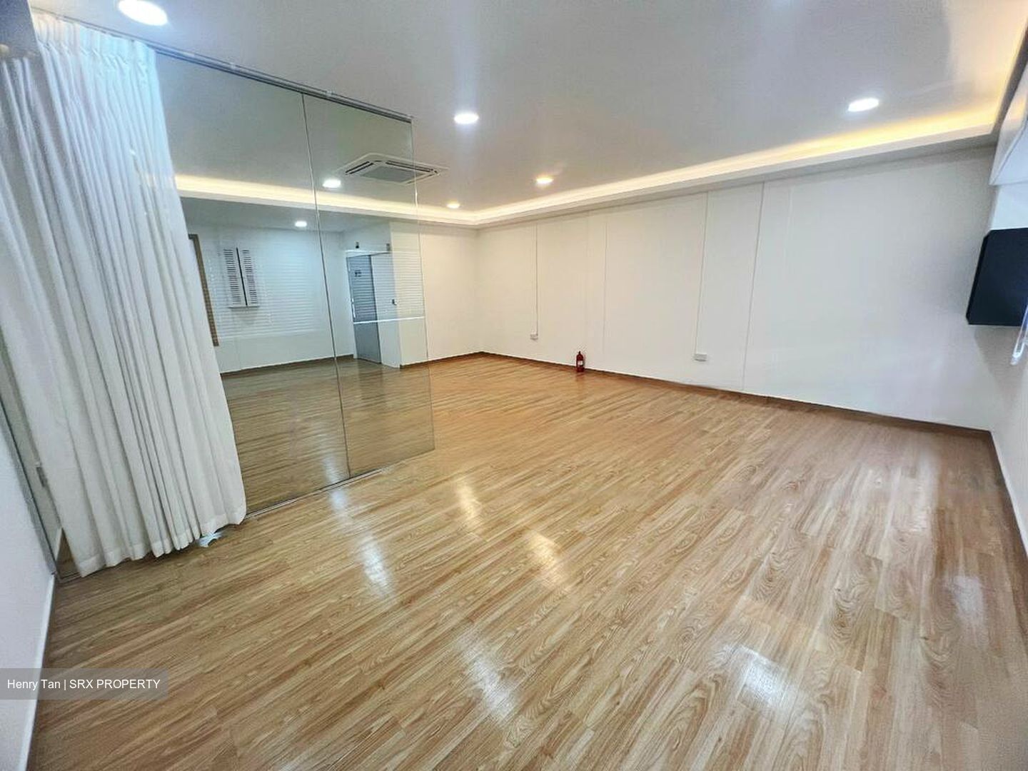 Urban Heritage (D12), Office #451326321